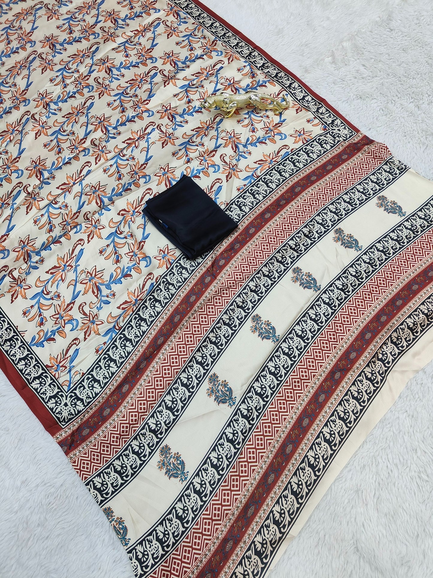 Desert Bloom – Ajrakh Pallu Semi Gajji Silk Saree Set