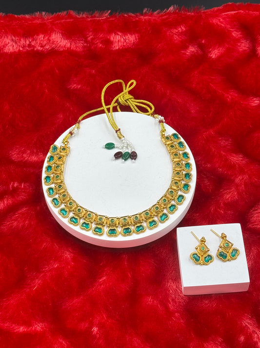 Traditional Kemp Stone Necklace Set with Earrings Emerald Green