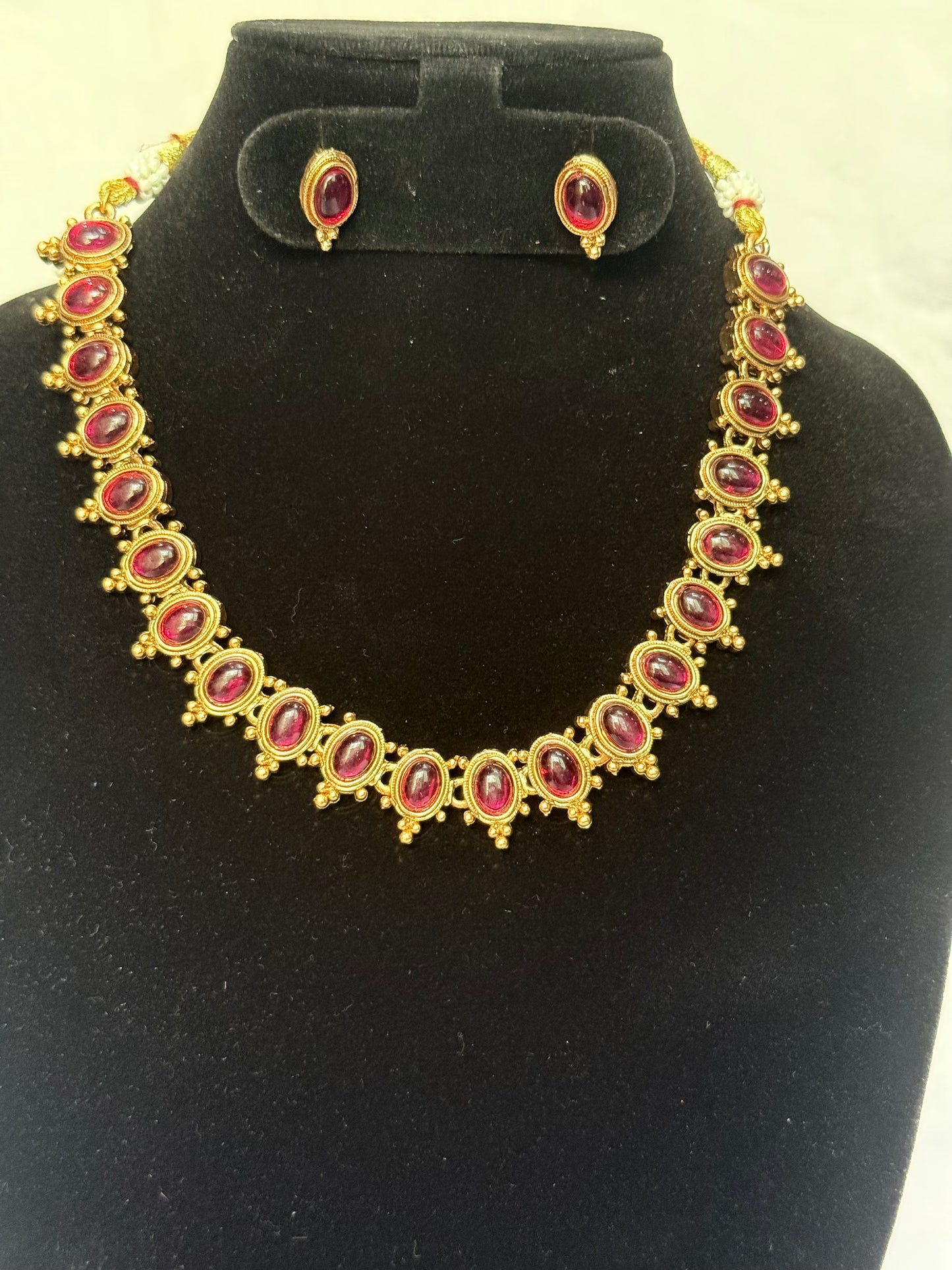 Classic Cabochon Choker Necklace Set with Earrings RubyRed