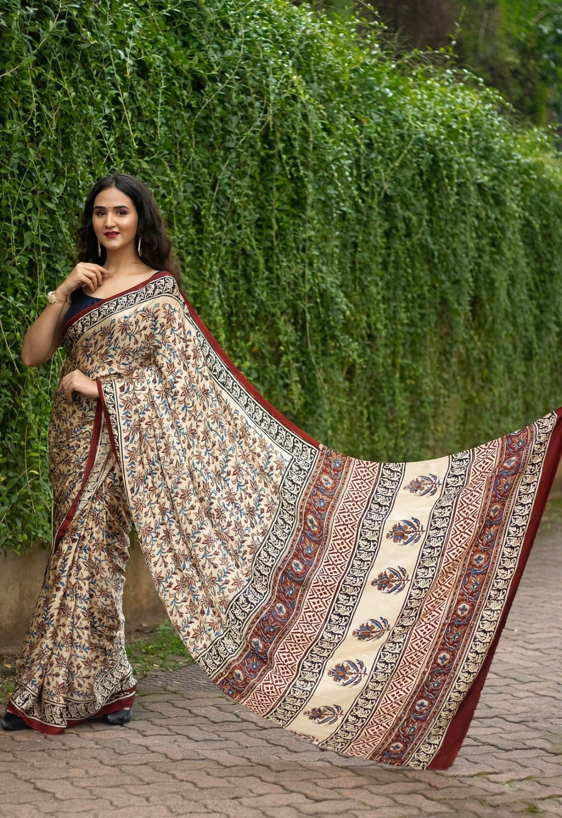 Desert Bloom – Ajrakh Pallu Semi Gajji Silk Saree Set