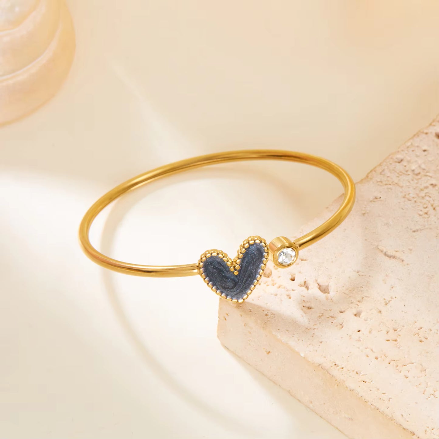 Steel Open Bracelet in Love Heart Shape Gold Plated
