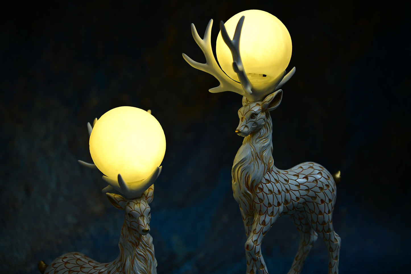 Moonlit Grace – Deer Globe Sculpture Set