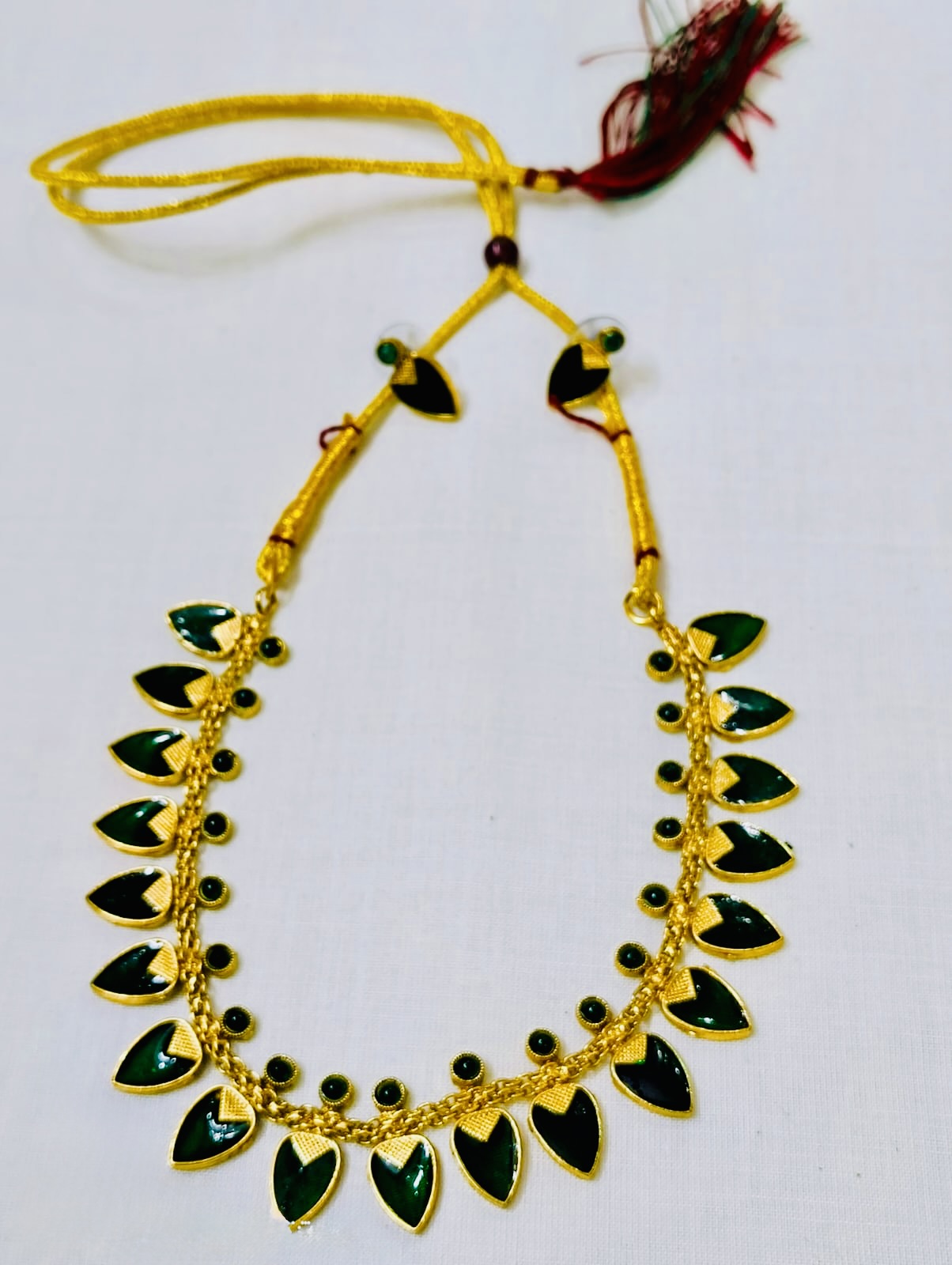 Elegant Leaf Green Stone Motif Necklace Set