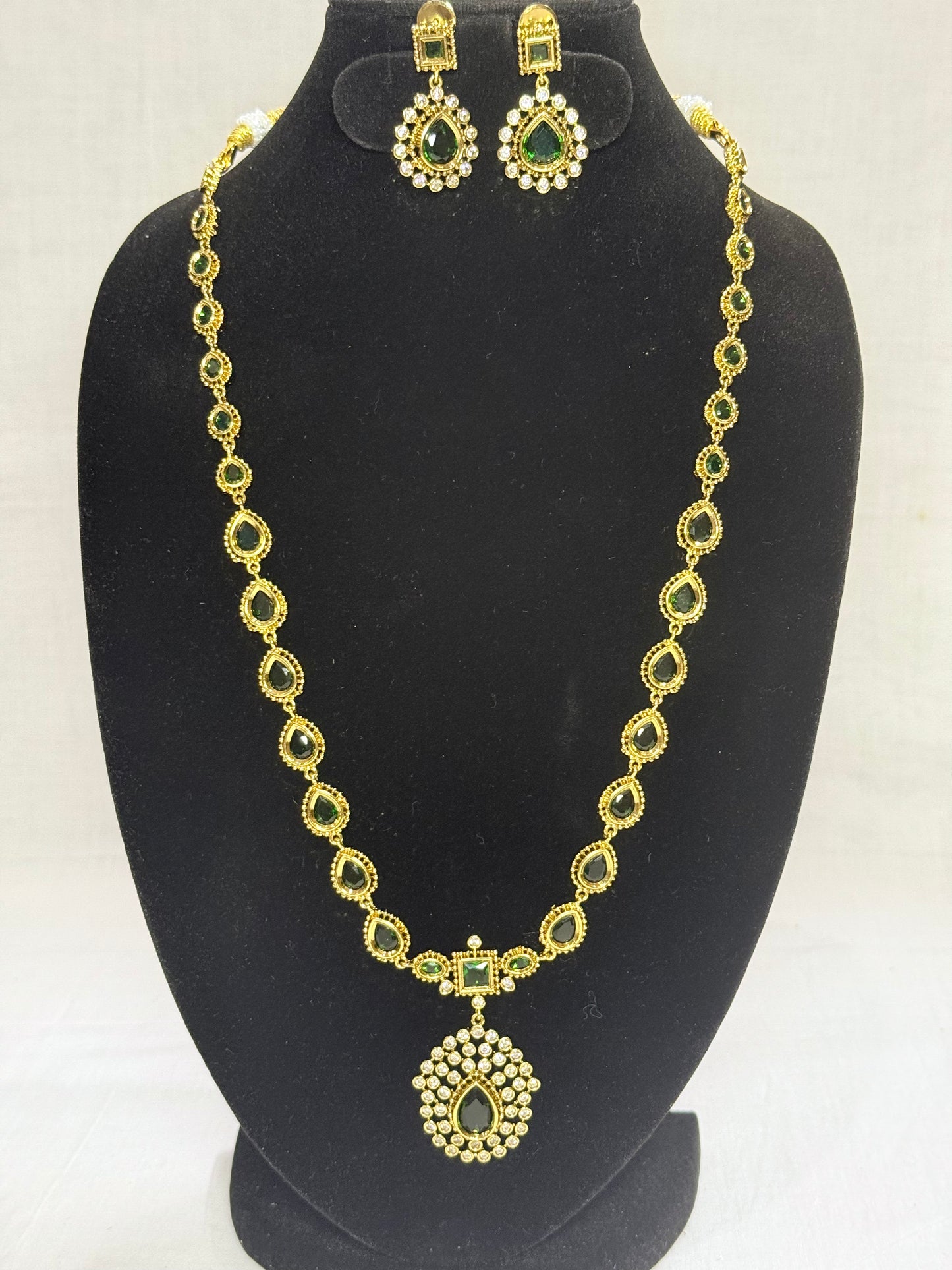 Green Pear Drop Stone Necklace Set with Earrings