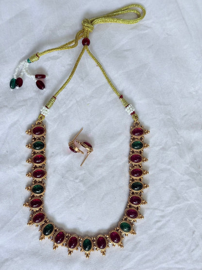 Classic Cabochon Choker Necklace Set with Earrings Dual Tone Red-Green