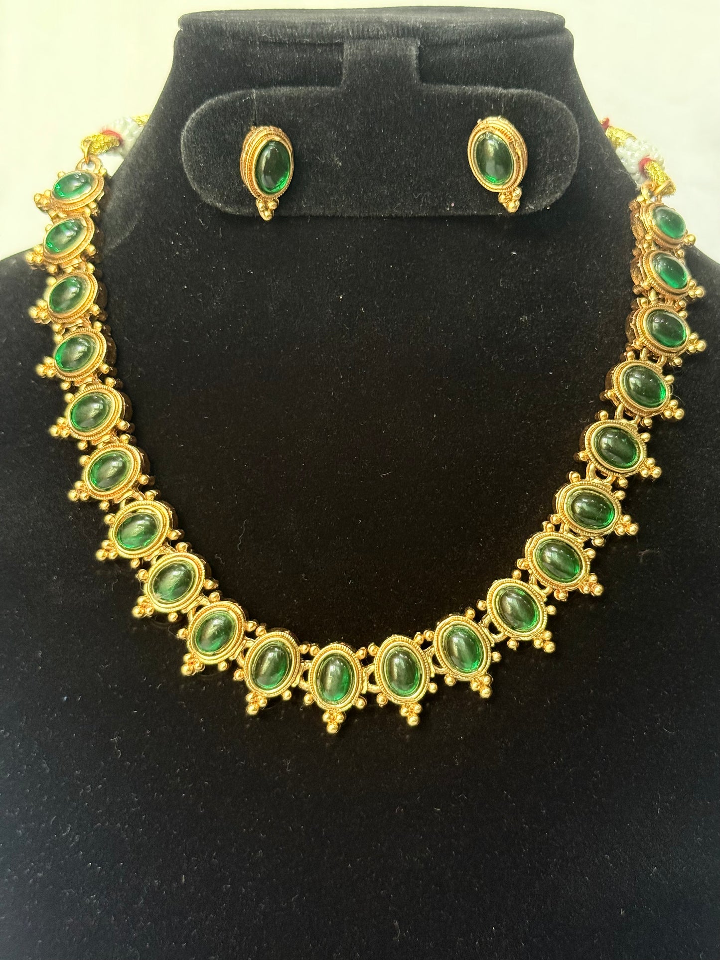 Classic Cabochon Choker Necklace Set with Earrings Emerald Green