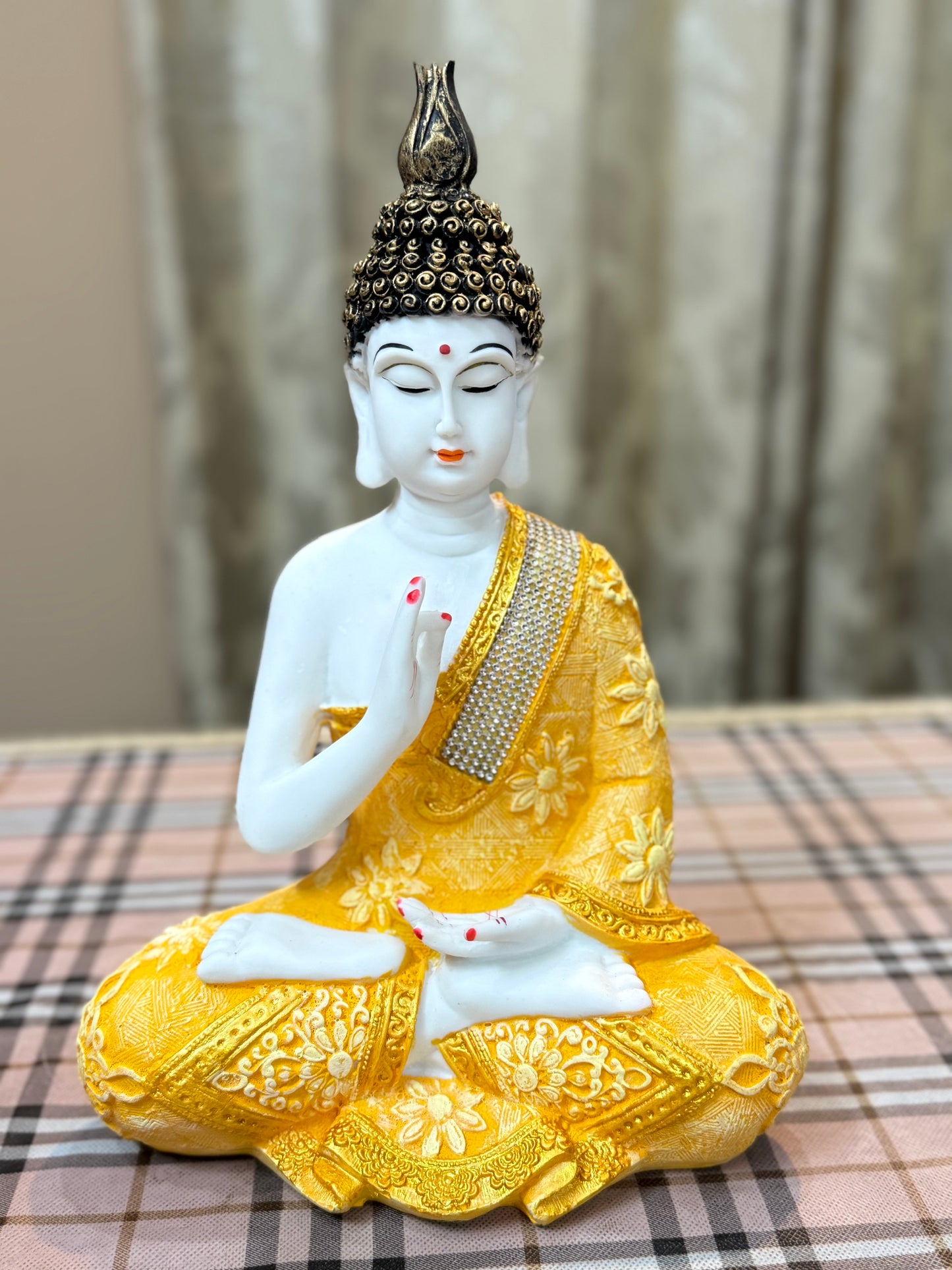 Golden Aura – Yellow Buddha Idol (23 cm)