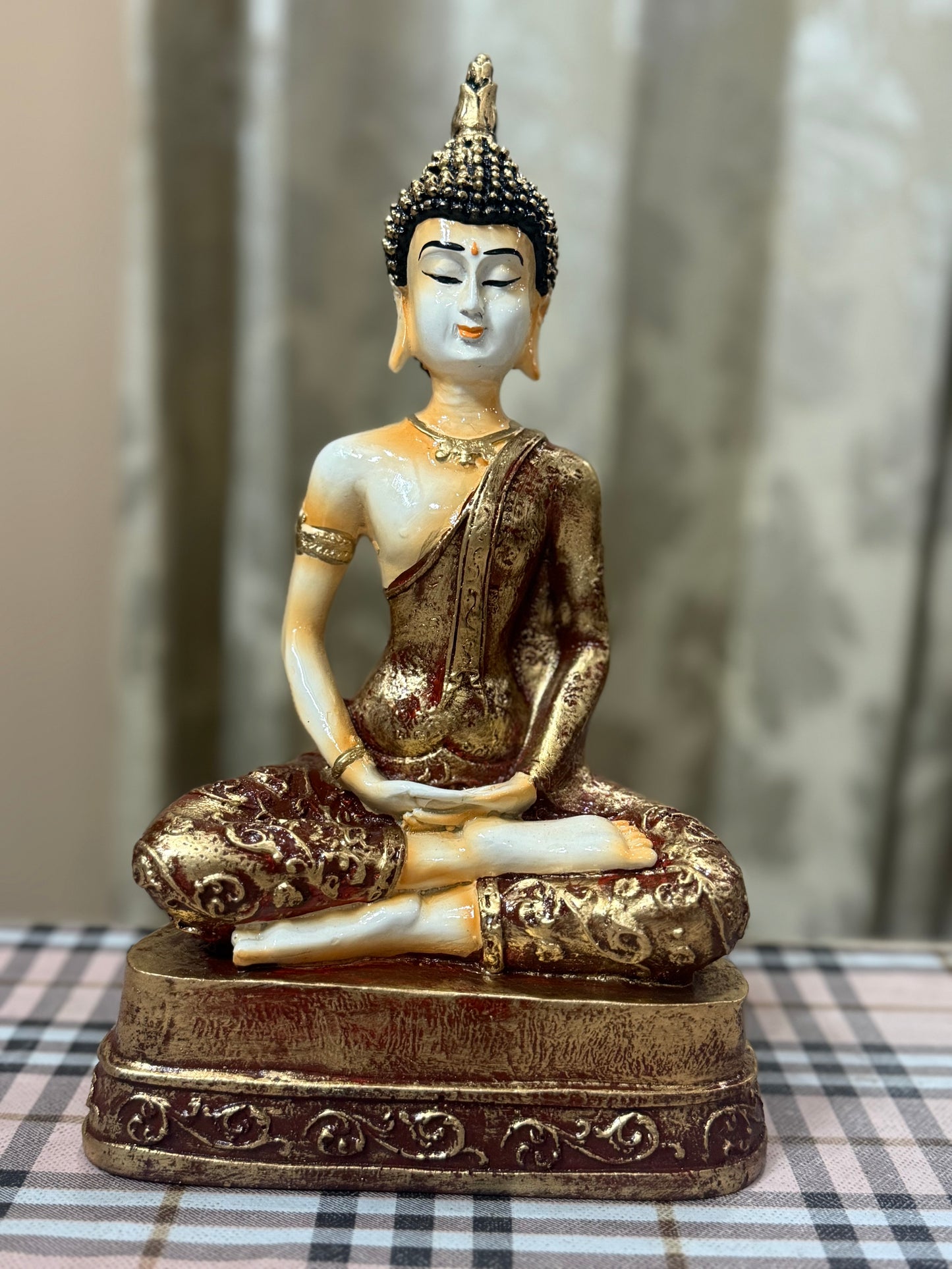 Golden Aura Meditating Buddha – Handcrafted Resin Statue (28cm)