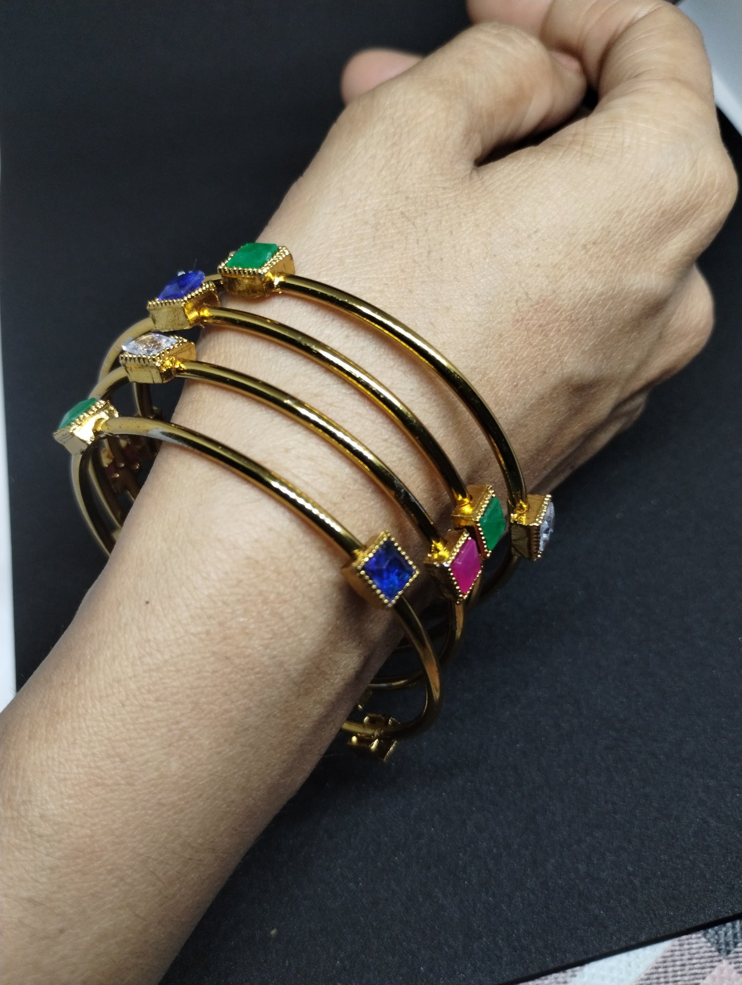 Solitaire Stone Kada Bangle (Pair)