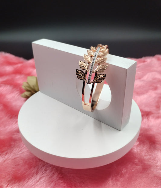 Verdant Grace Leaf-Pattern Bangle