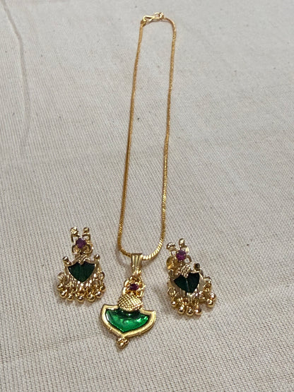 Green Pendant Set with Micro Gold Stud