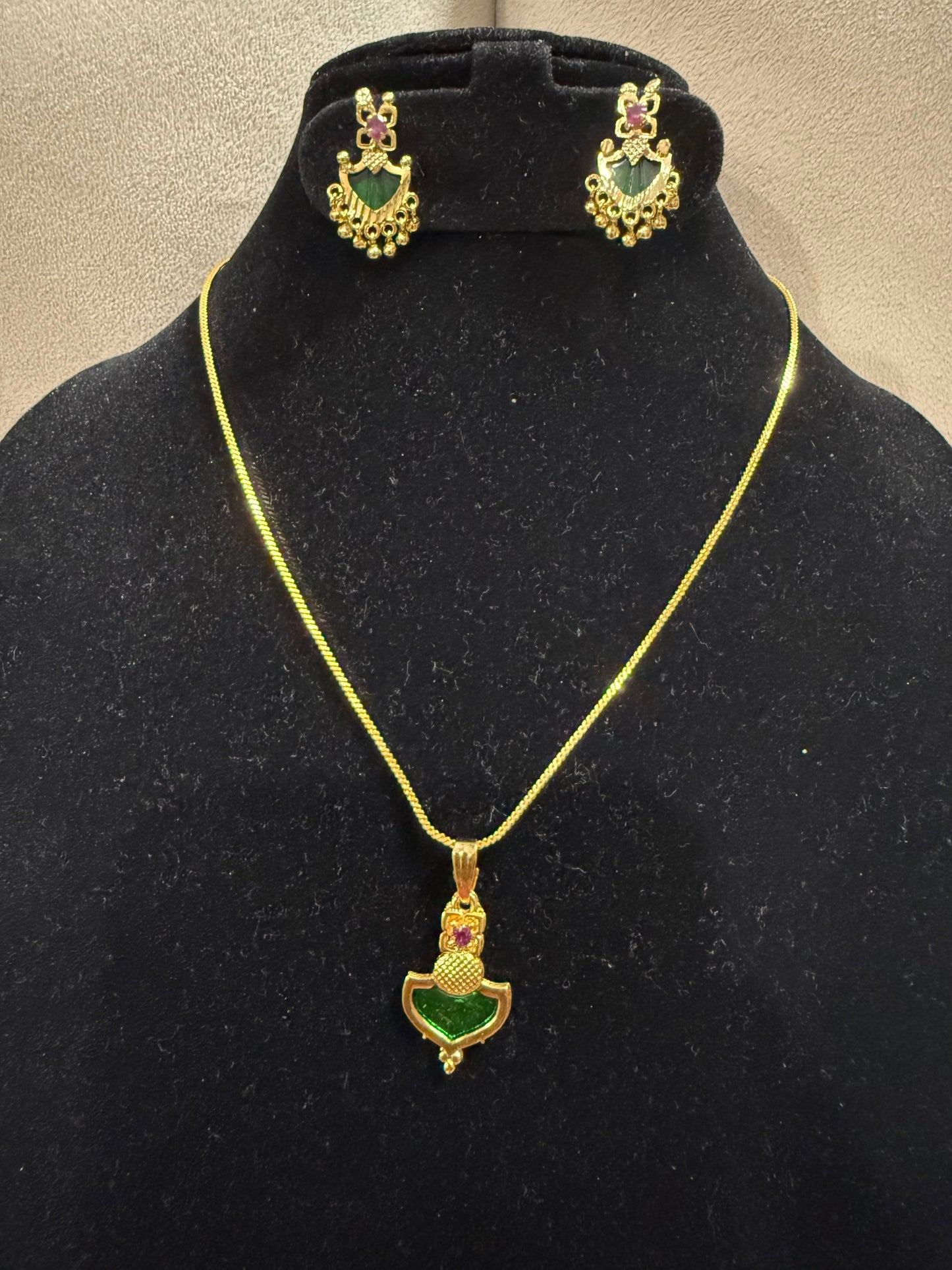 Green Pendant Set with Micro Gold Stud