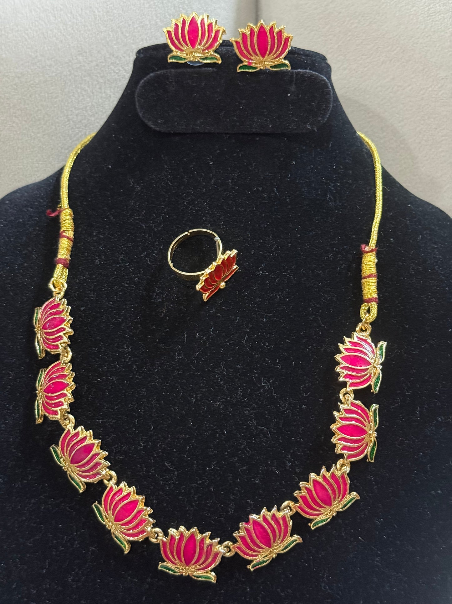 Lotus Bloom Temple Necklace Set