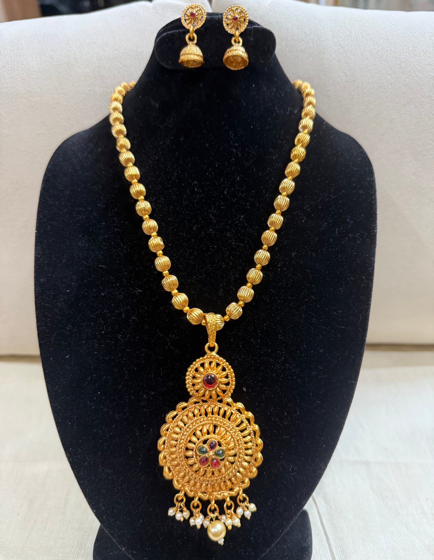 Temple Pearl Pendant Necklace Set