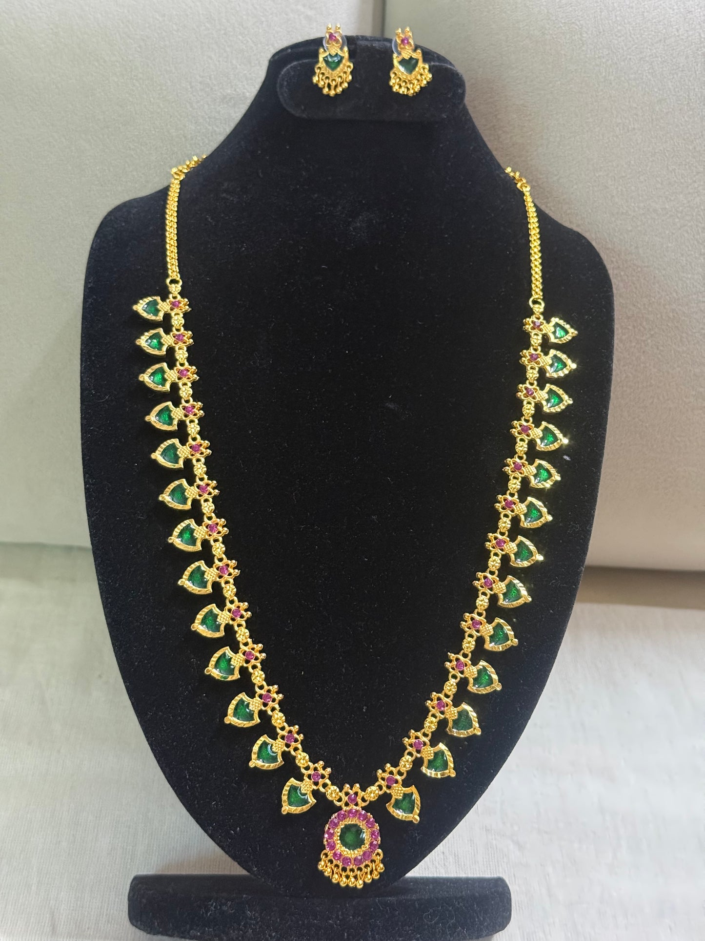 Dual-Tone Palakka Pendant Necklace Set