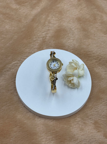 Luxe Crystal Cuff Watch Bracelet – Gold Edition