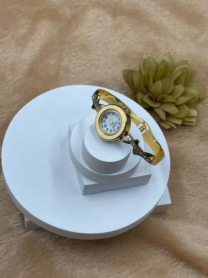 Luxe Crystal Cuff Watch Bracelet – Gold Edition