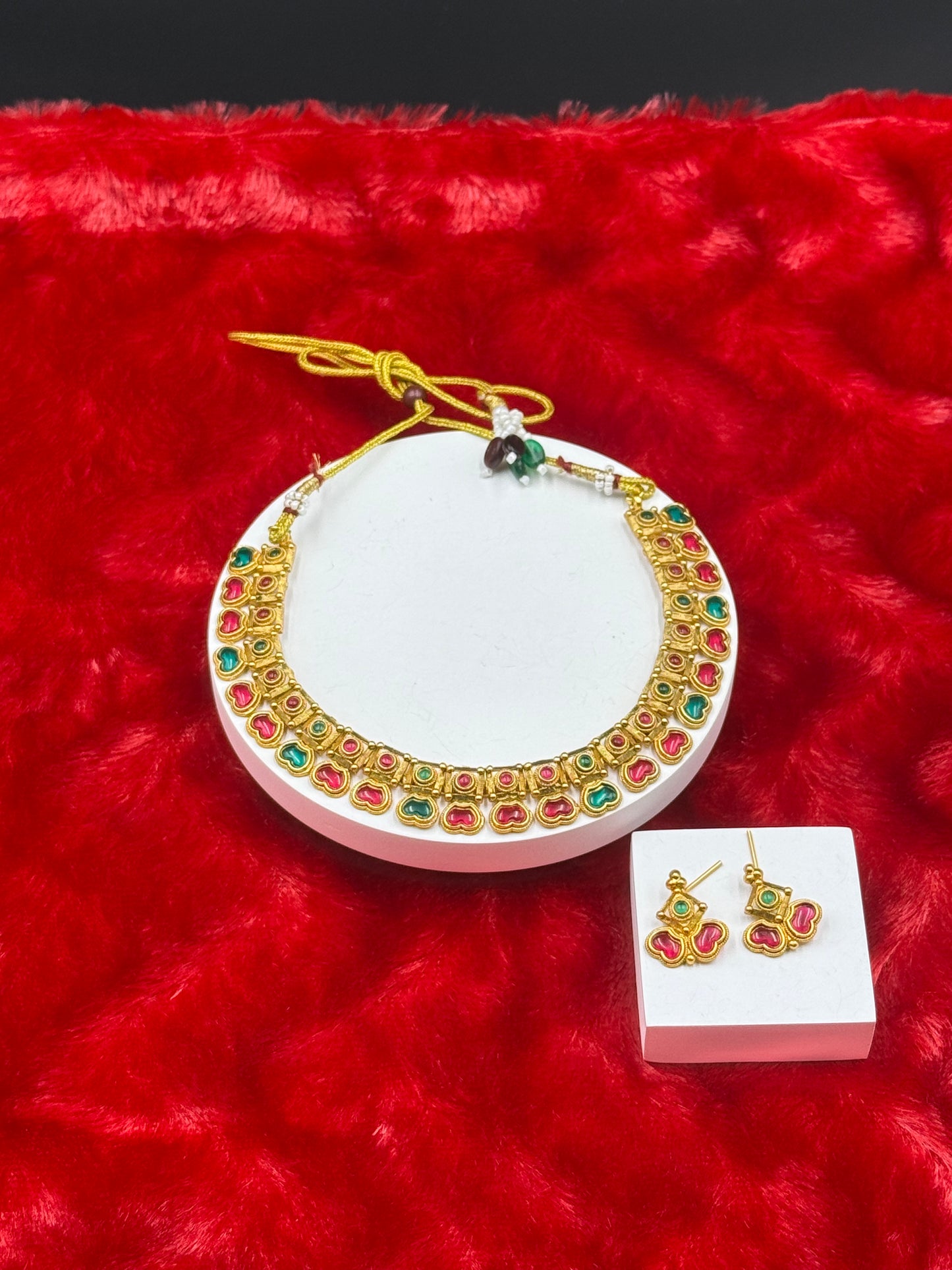 Traditional Kemp Stone Necklace Set with Earrings Multicolour