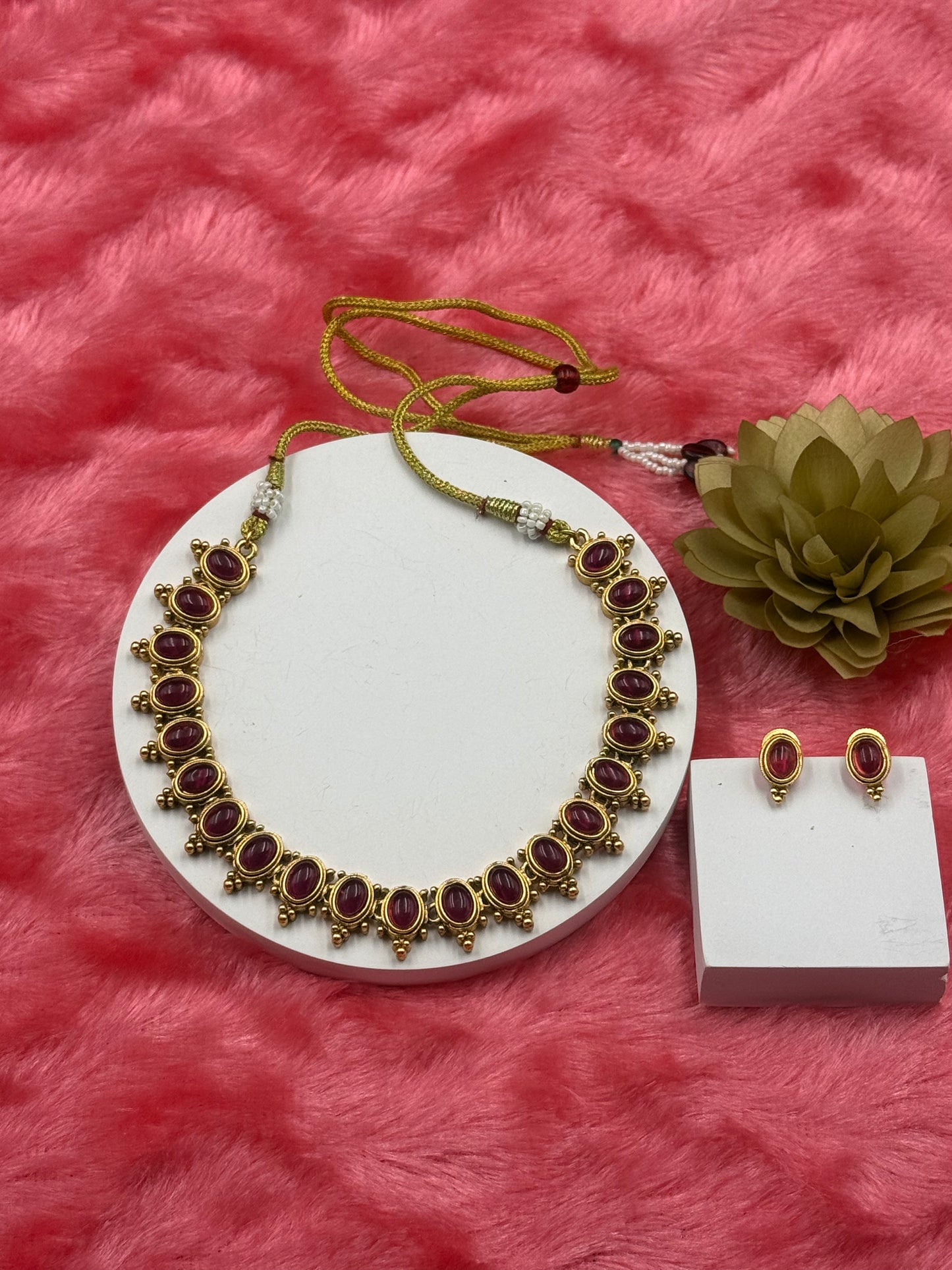Classic Cabochon Choker Necklace Set with Earrings RubyRed