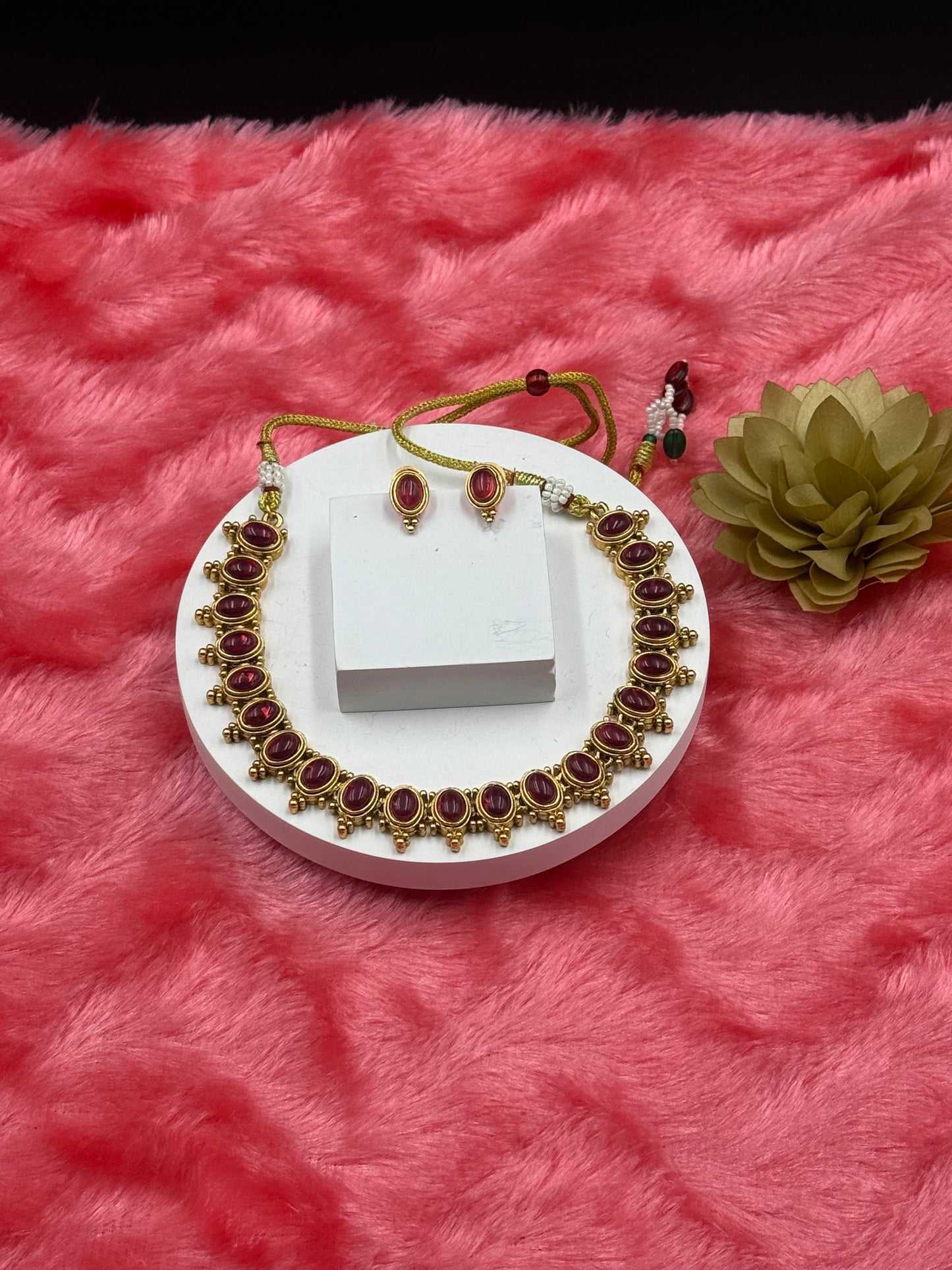 Classic Cabochon Choker Necklace Set with Earrings RubyRed