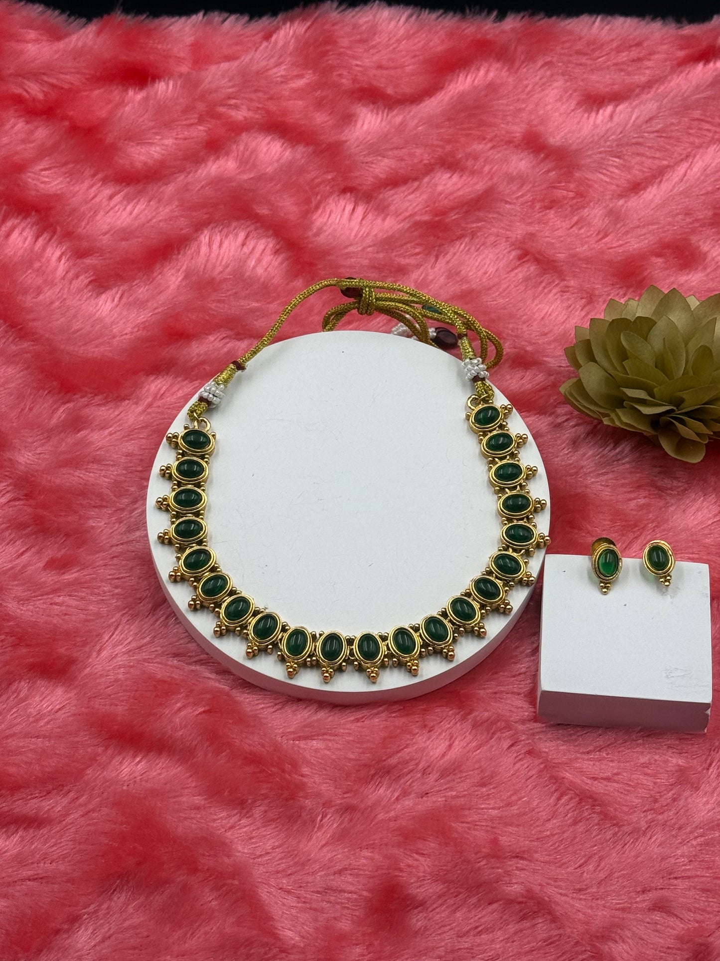 Classic Cabochon Choker Necklace Set with Earrings Emerald Green