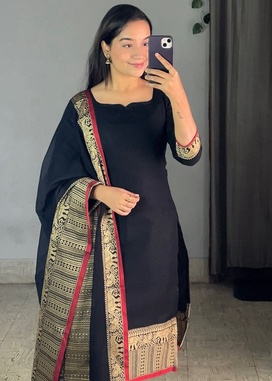 Kurta Set with Banarasi-Inspired Dupatta