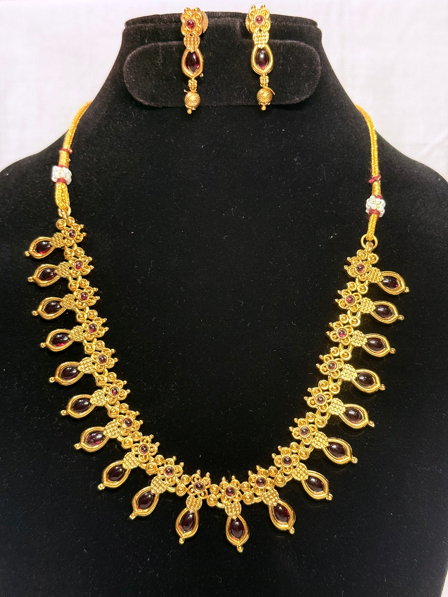 Necklace Set Maroon Stone
