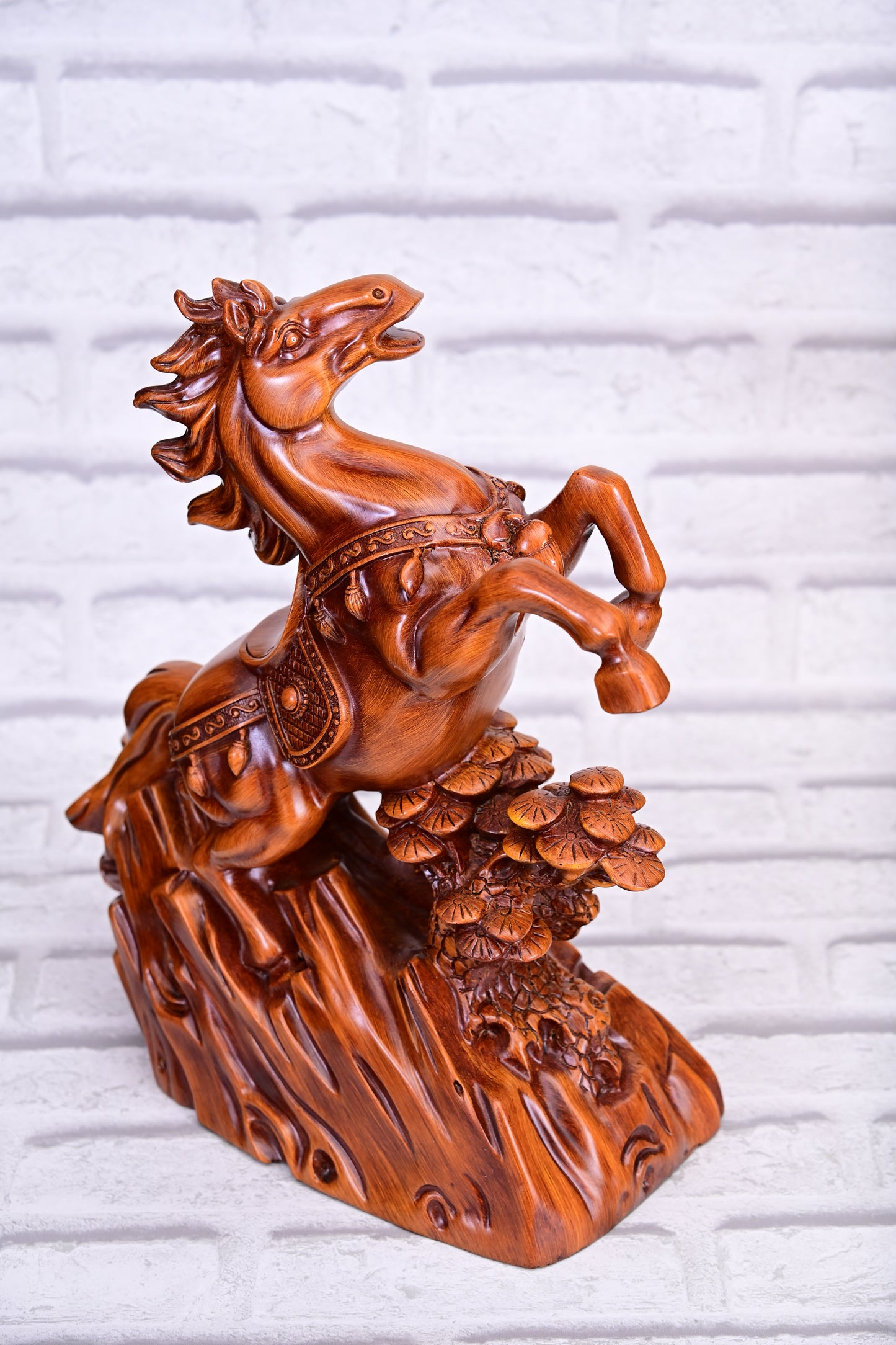 Majestic Rise – Premium Resin Horse Sculpture (36 cm, Faux Wood Finish)