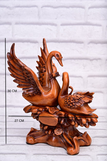 Timeless Nest – Faux Wood Swan Couple (30 cm)