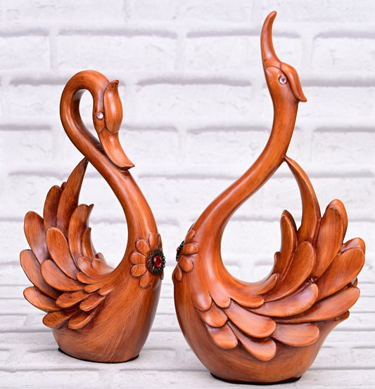 Swan of Serenity – Elegant Resin Swan Pair