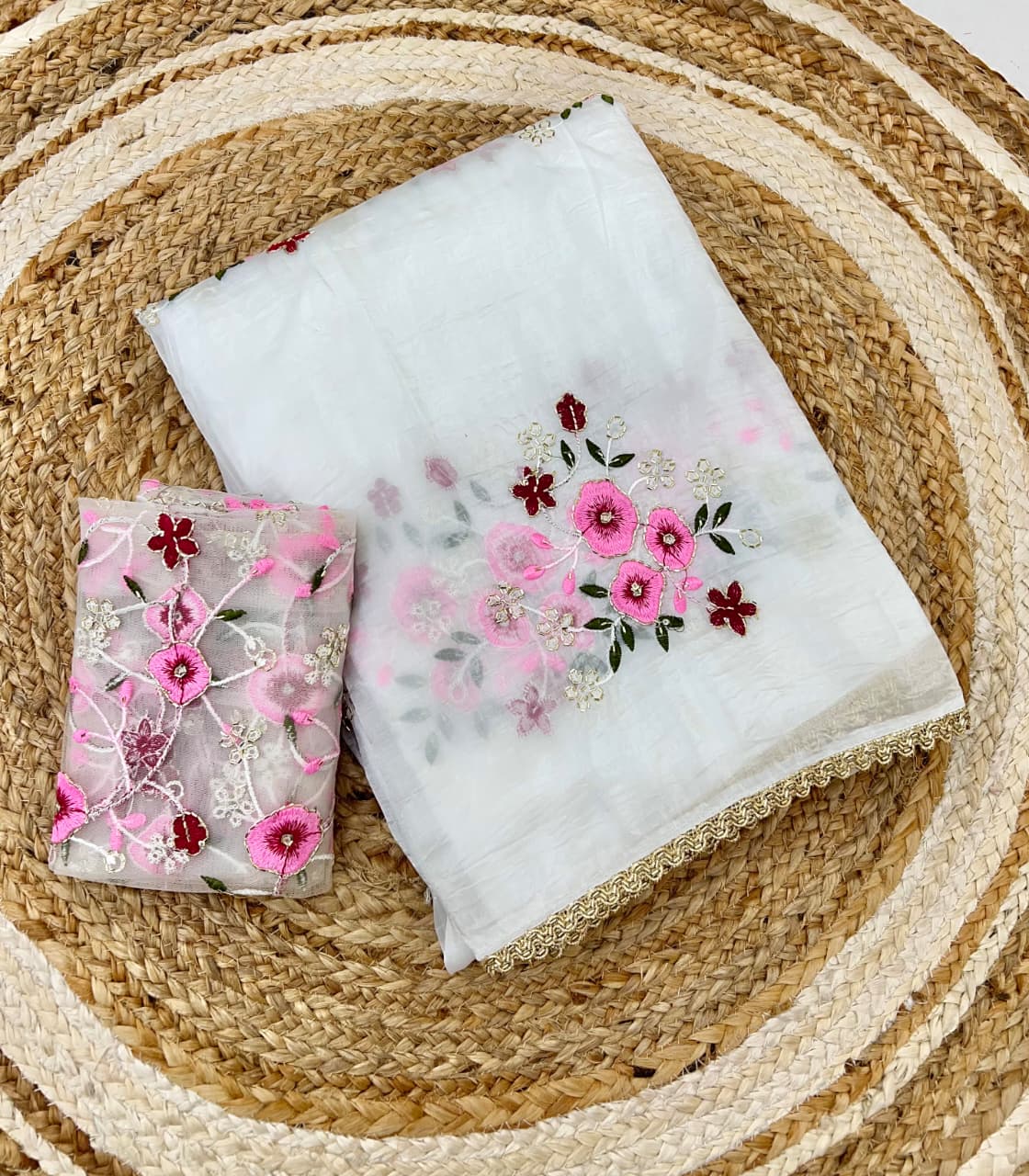 Pearl Petals – White Floral Handwork Saree