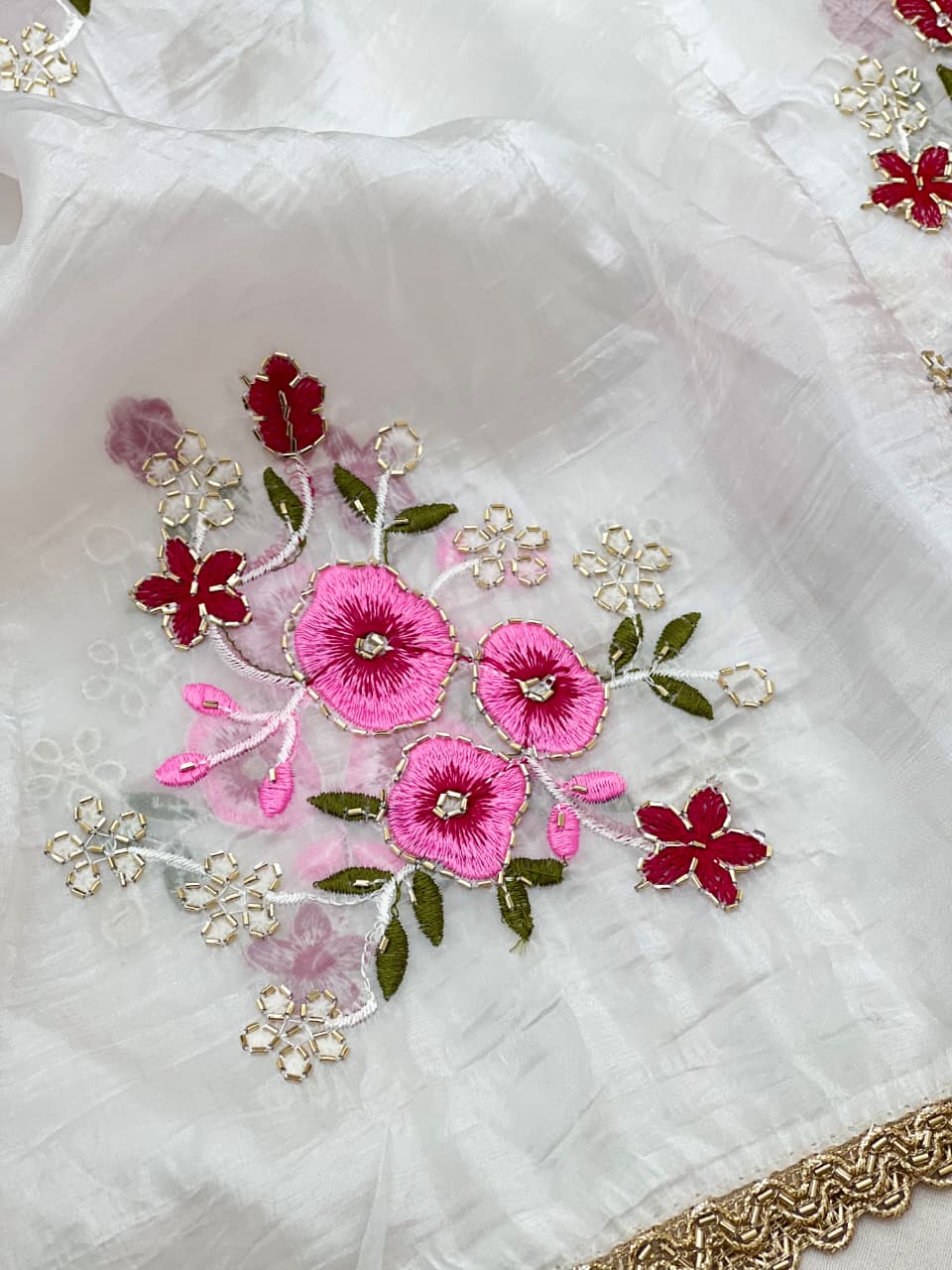 Pearl Petals – White Floral Handwork Saree