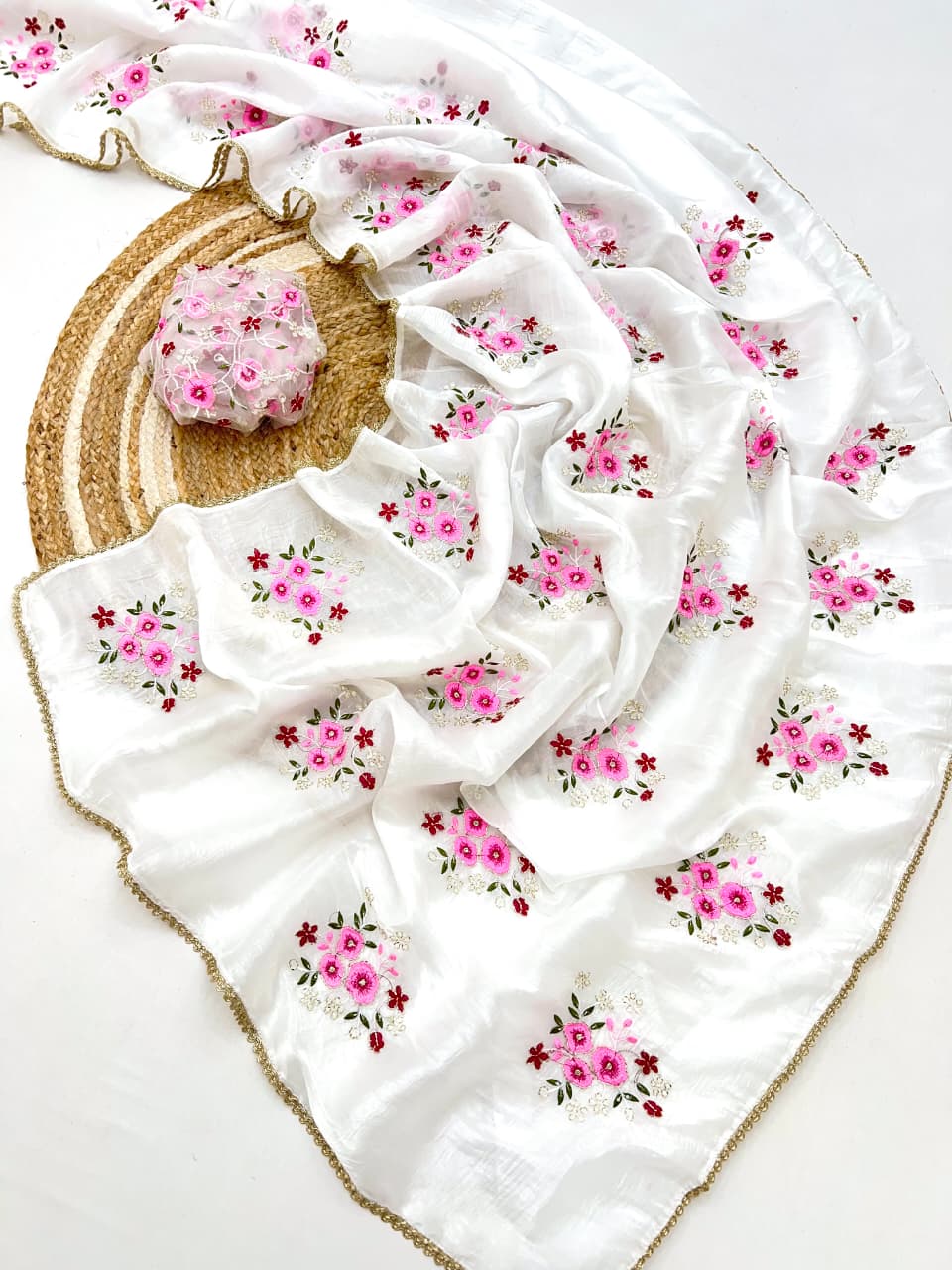 Pearl Petals – White Floral Handwork Saree