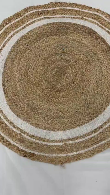 Pearl Petals – White Floral Handwork Saree